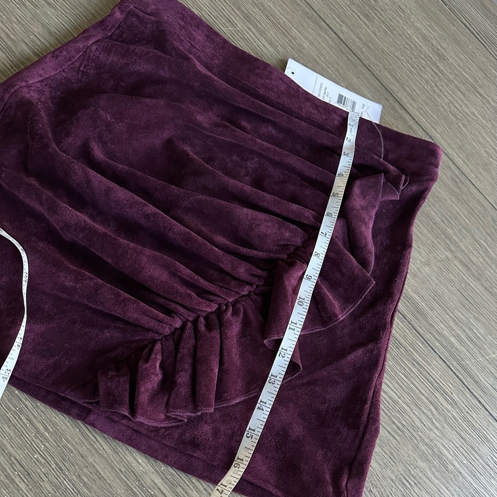 NWT Devlin Stretch Velour-like Ruffle Skirt
